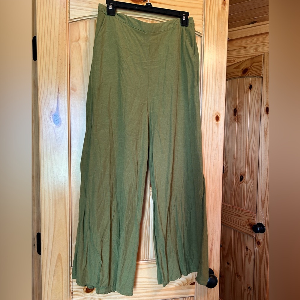 Women’s green trouser pants